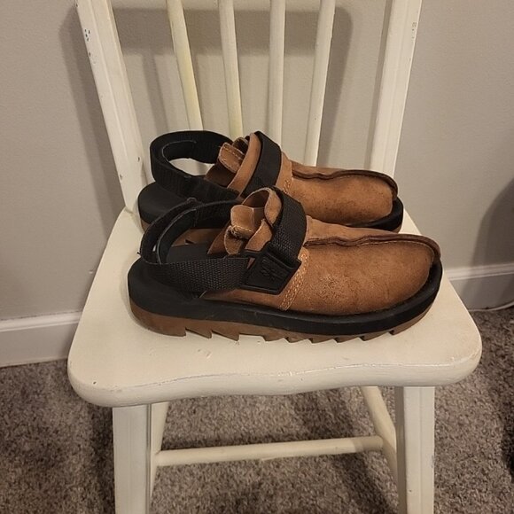 Reebok Beatnic Sandals Shoes Sherpa Brown Suede leather Black trim size 11 - Picture 1 of 12